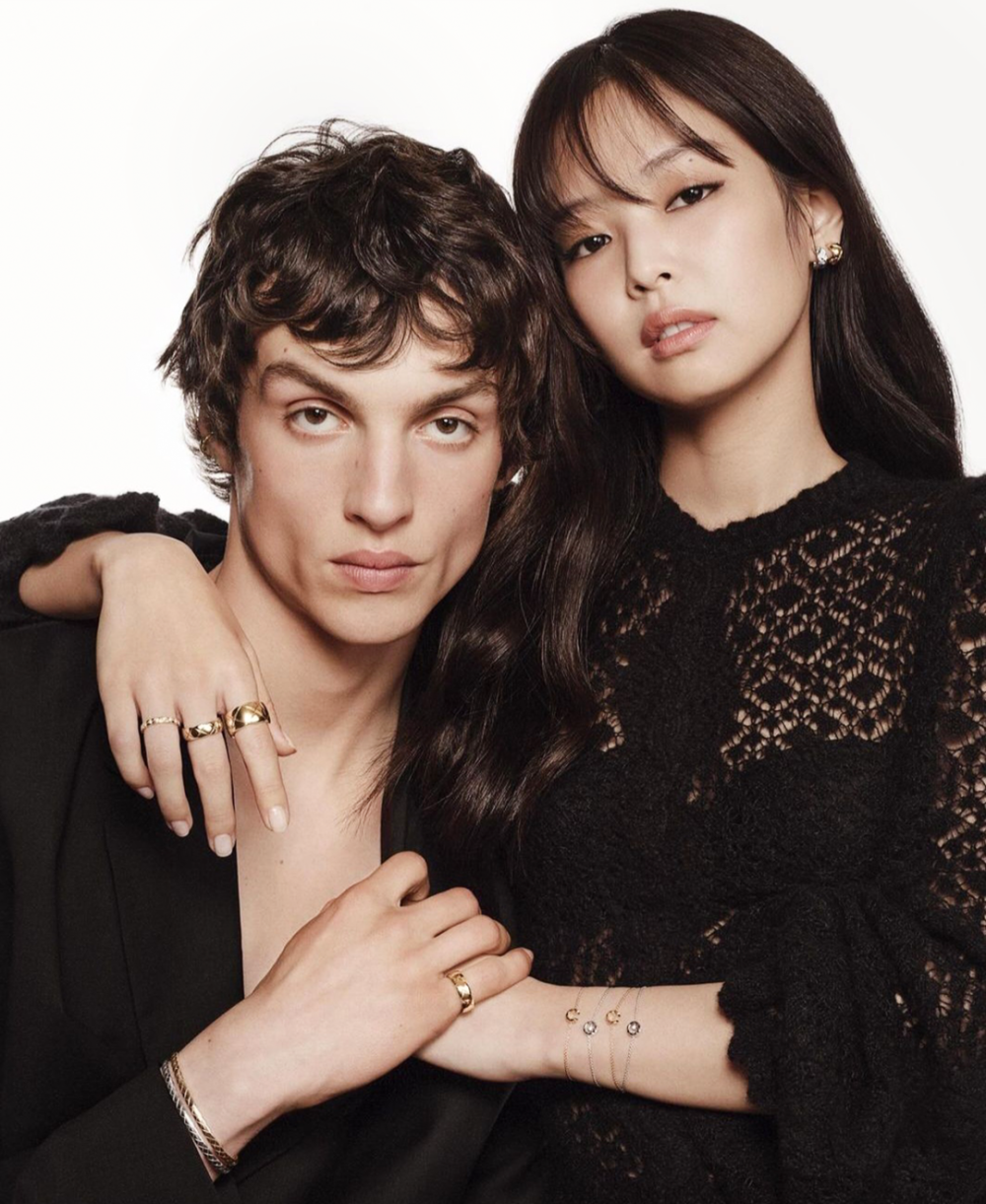 天天被拿着放大镜评判的 Jennie，还能火多久？_腾讯新闻