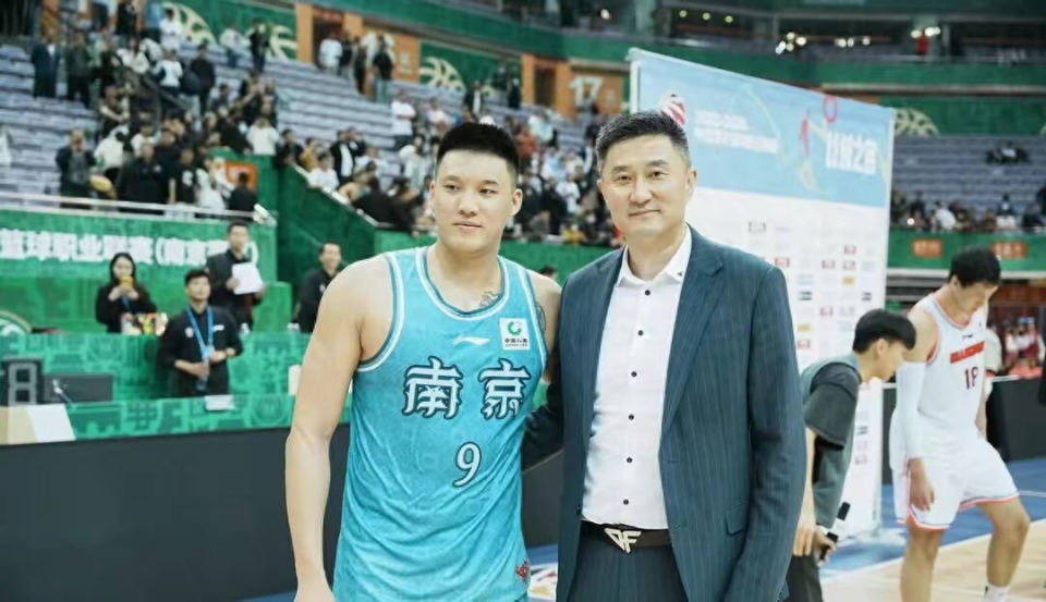 广东男篮3消息曾繁日感谢杜锋乔丹贝尔表扬徐杰沃斯特表态