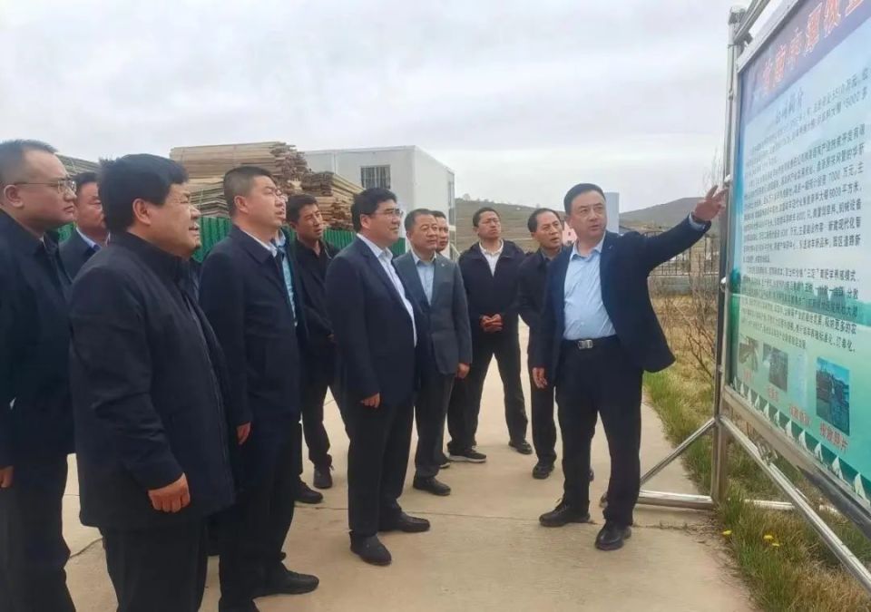 5月7日,县委副书记,县长马良佐带队赴甘南藏族自治