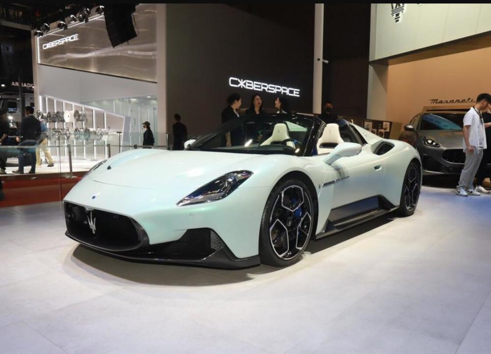 越来越稀有的硬顶敞篷,玛莎拉蒂mc20敞篷版上海车展实拍图发布_腾讯