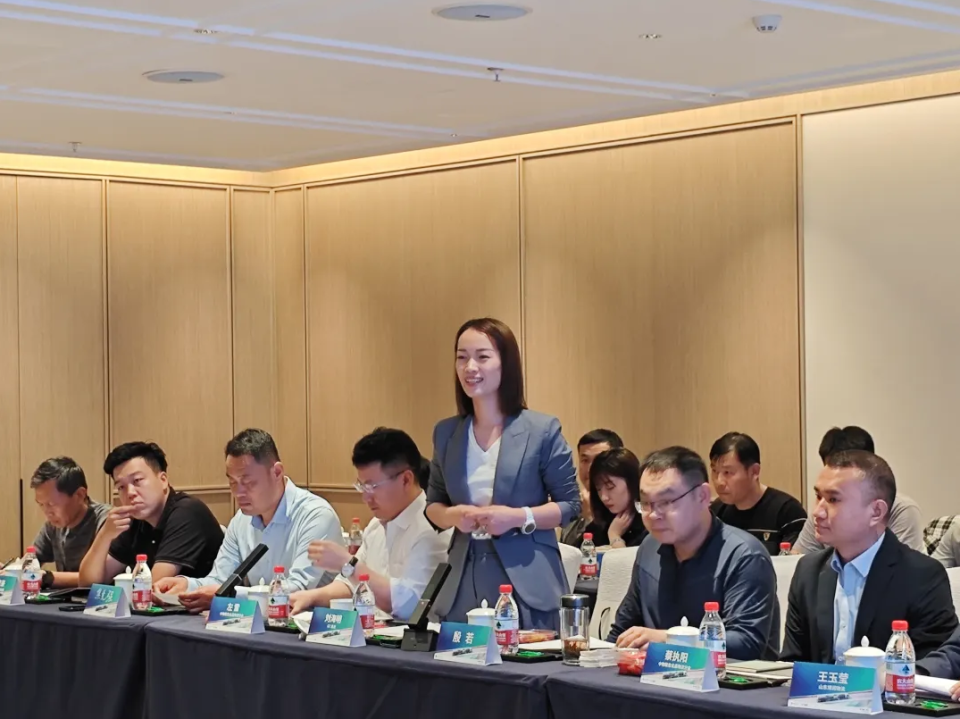 紧接着,g7易流副总裁刘海明发表了主题相关寄语,分享了对当前物流行业