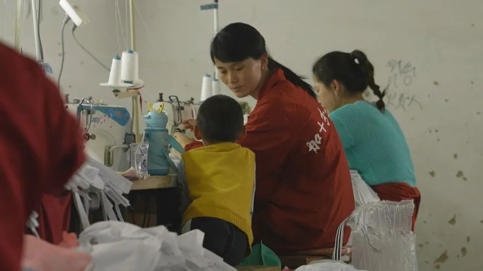 “宝妈工厂”：独立的女人，靠自己才是女王_腾讯新闻