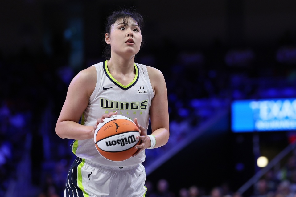 李月汝12分11板生涯第3次两双 佩奇23分 飞翼力克联盟第2水星 ️