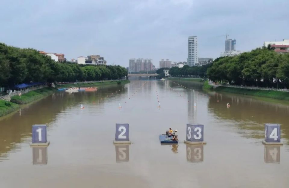 鼓声雷动,浪花飞舞,连日来,南流江玉林城区河段热闹非凡,"家门口"的