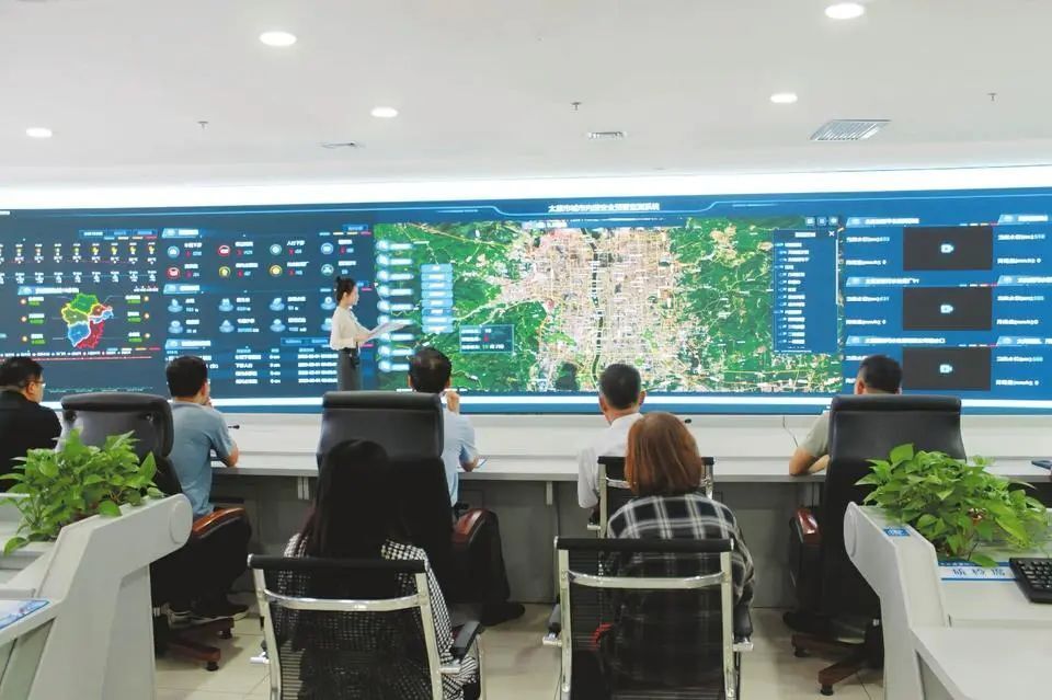 2023年,市城管局高位启动城市内涝安全预警监测系统建设.