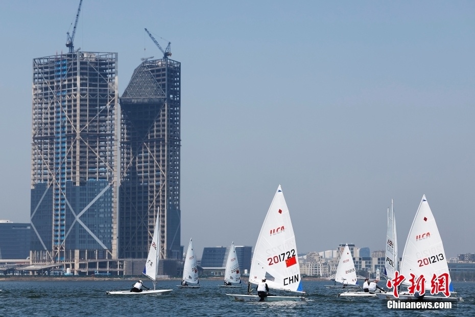 上海帆船公开赛在滴水湖展开角逐