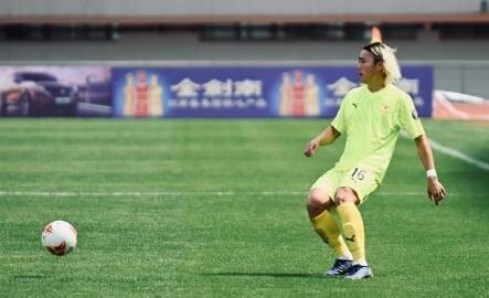 四川九牛后卫李智:期待明年的四川德比,三段冲超经历很难忘_腾讯新闻