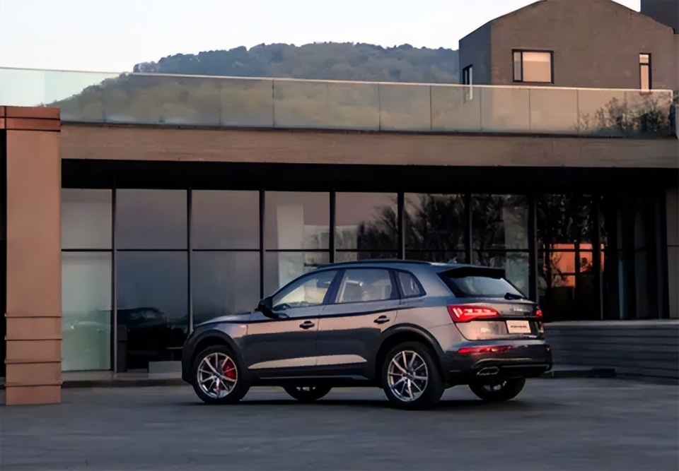 奥迪q5l优惠信息:终端门槛价低至25万级,优惠力度已迫近15万元