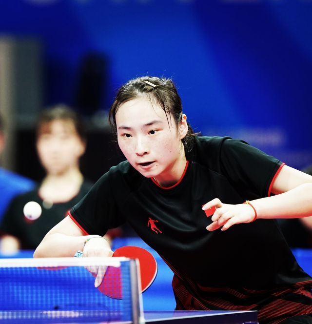 王晓彤乒乓球图片