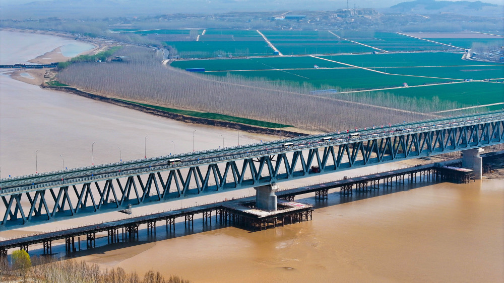 建邦聊泰黄河公铁大桥正式通车
