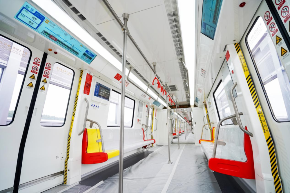 速度达100kmh贵阳轨道交通3号线列车开始调试