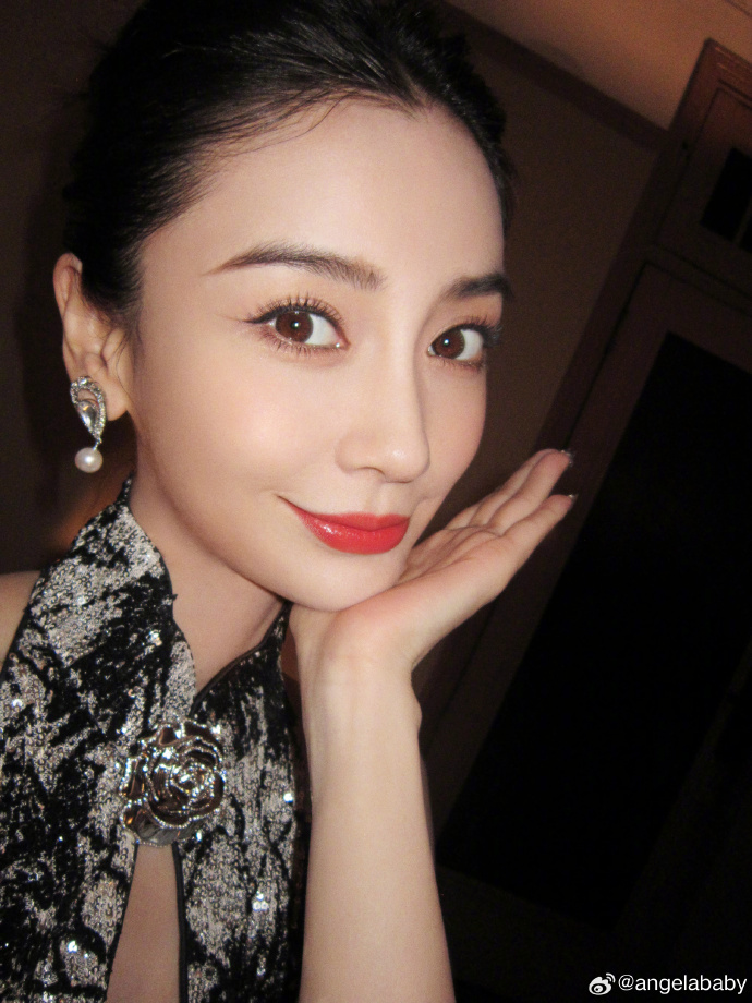 angelababy晒自拍即将全面回归