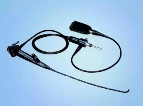 中华医学会儿科分会支气管镜协作组委员等多个学术职务,曾在大型三甲