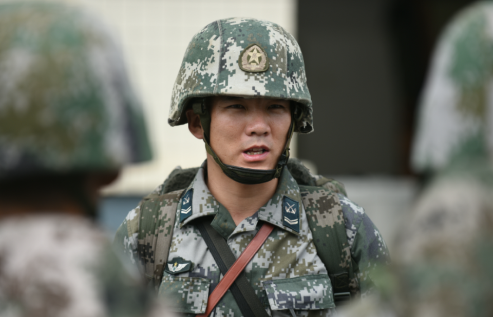 王锐在强军伟业征程上披荆斩棘勇毅前行