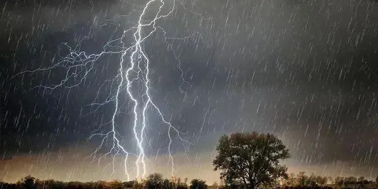 台风"格美"路径偏东移,雷雨天气较为频繁!