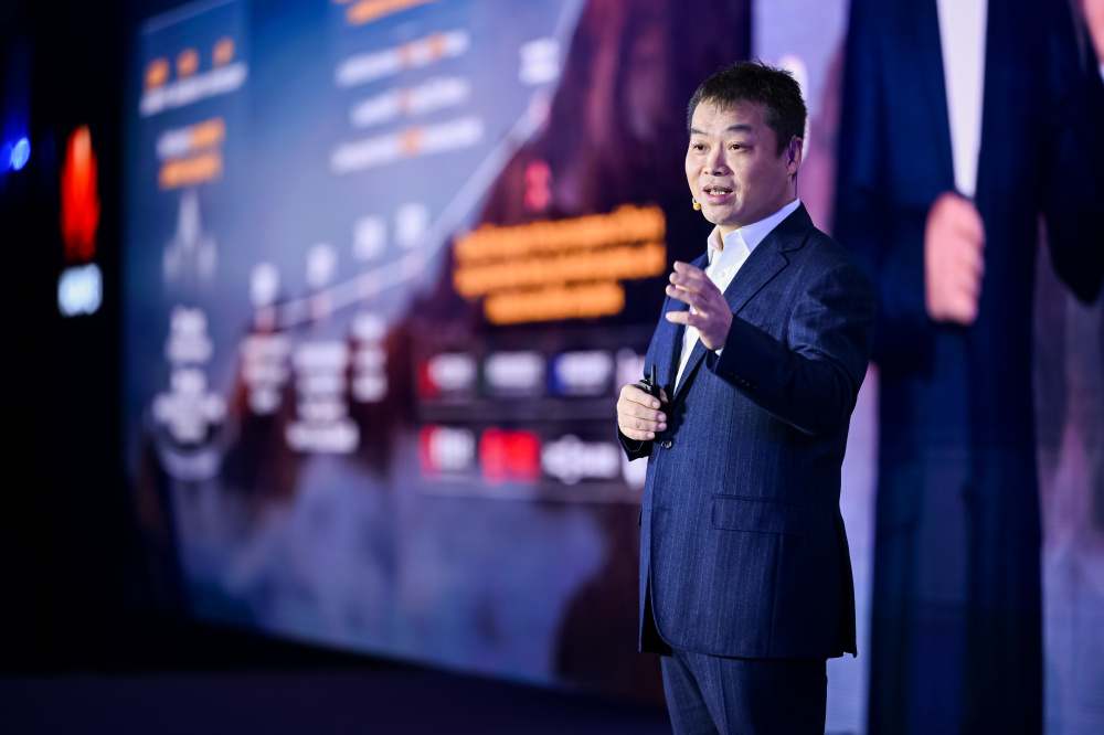 华为云ceo张平安自研数据库gaussdb真正实现软硬件协同优化