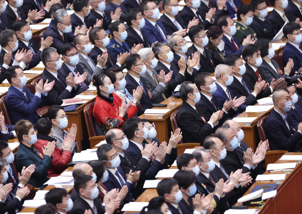 两会全国政协十四届一次会议举行第二次全体会议