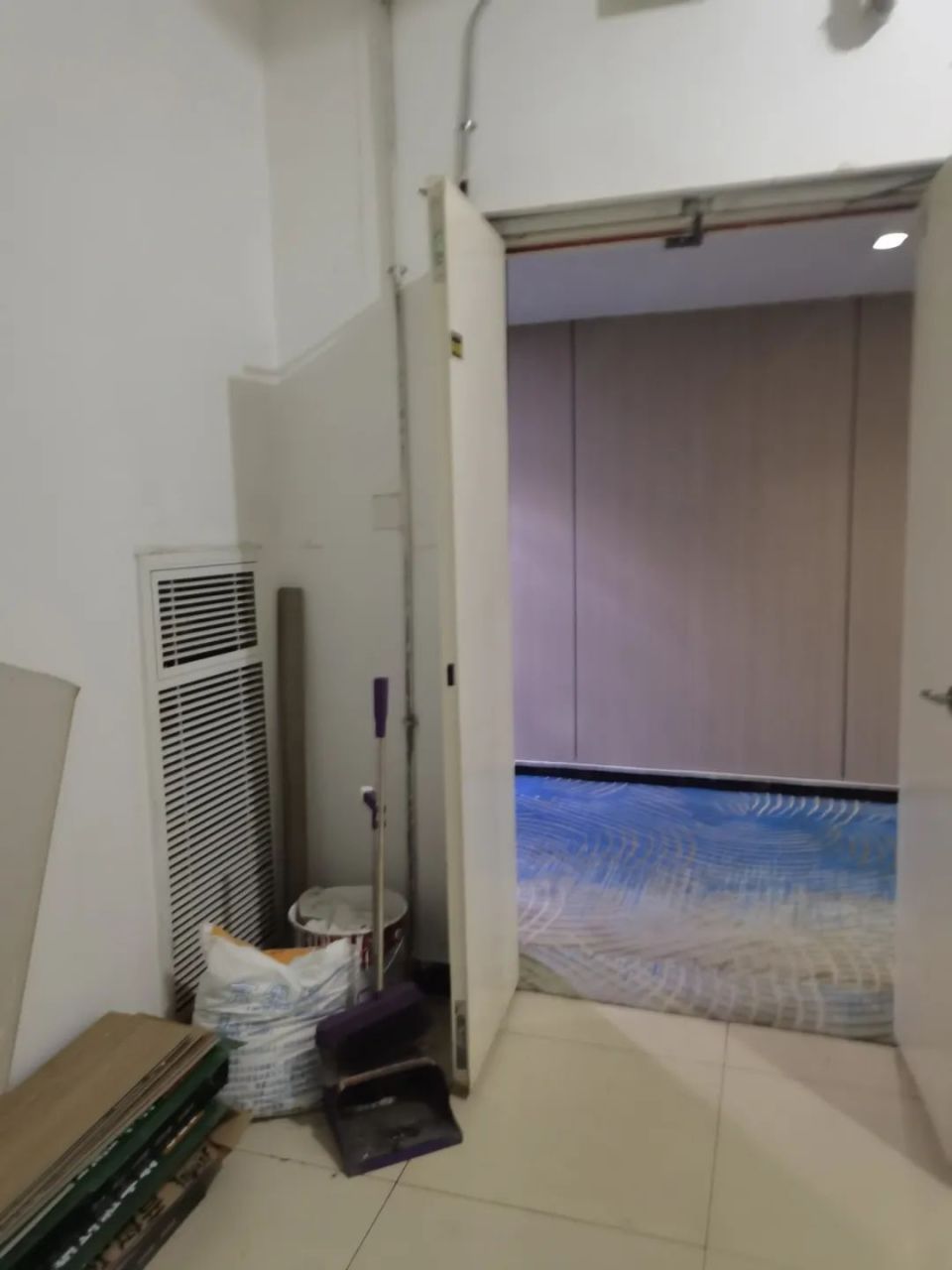 在封闭楼梯间设置员工宿舍隐患问题:地址:内江市东兴区兰桂大道宏创