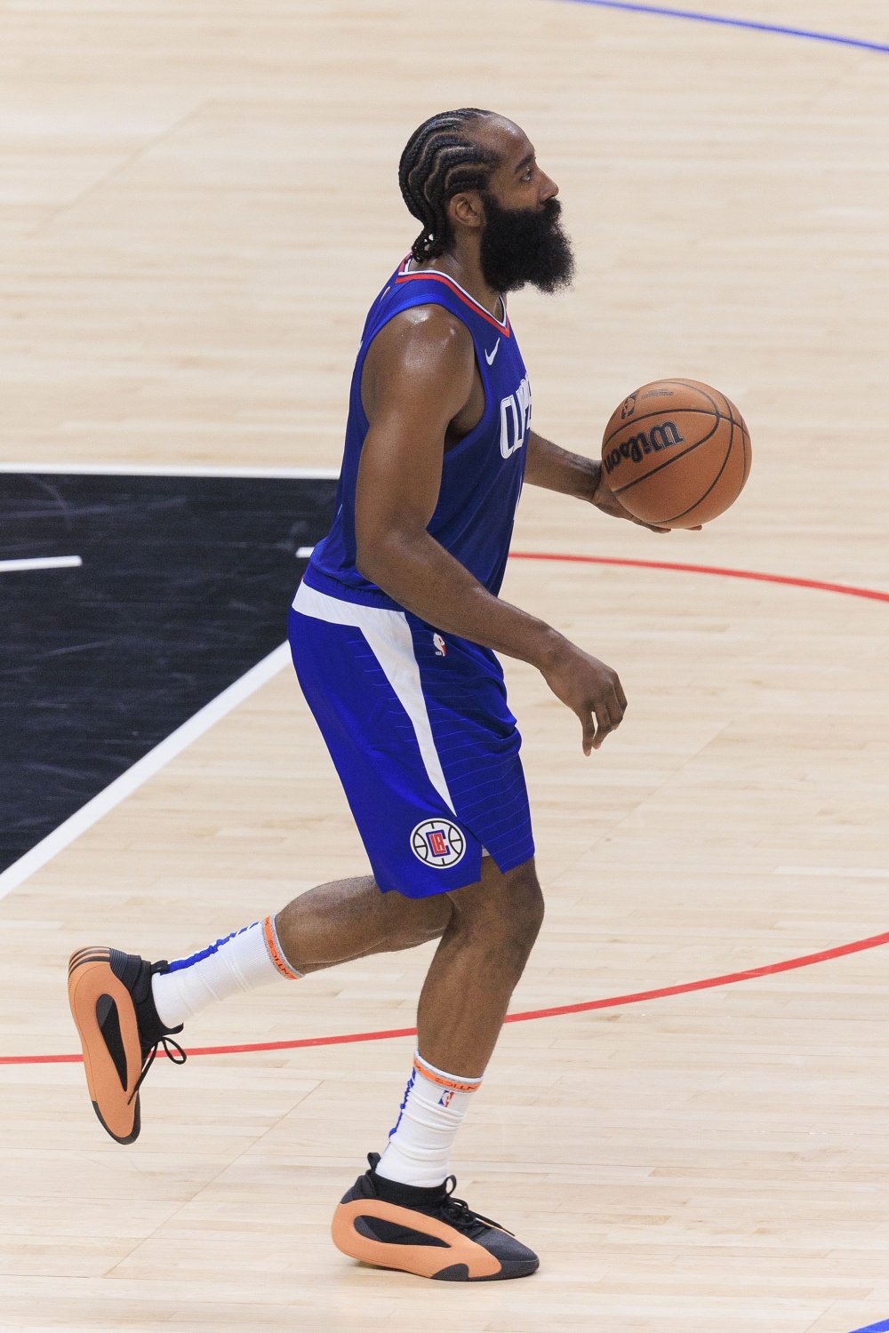 哈登:我的角色是创造好的投篮机会 但我仍可以打出好的得分表现