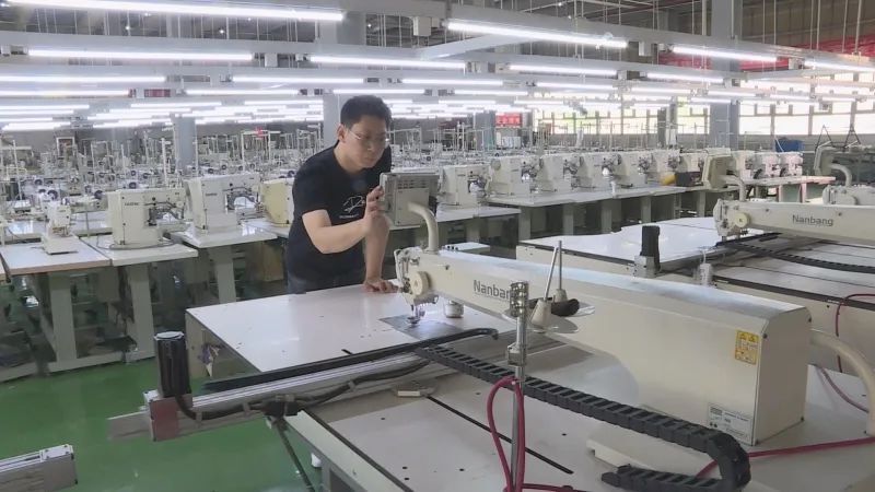 筑梦现代化 共绘新图景 | 伊犁河谷服装加工产业即将进入工业4.0时代