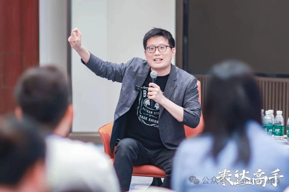 《奇葩说3》的bbking,《再见爱人》的锐评大师,黄执中来新加坡教你好