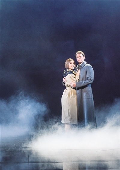 《蝴蝶梦》舞台照作为中国演艺的"第三极",广州是国际名家名团不能