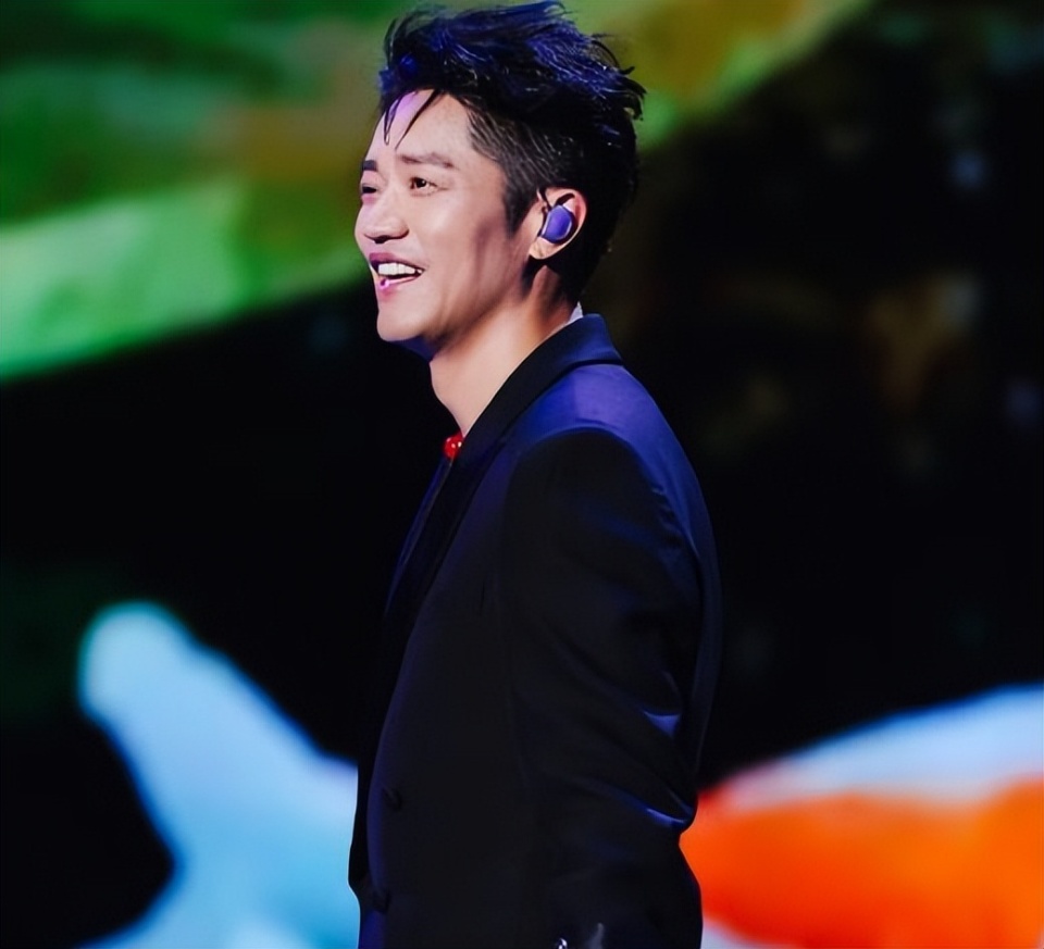 这是曾毅玲花对出道20周年最好纪念!凤凰传奇合肥演唱会强强联手