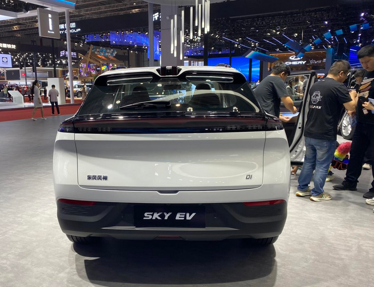 2023上海车展东风风神s01电动车正式亮相