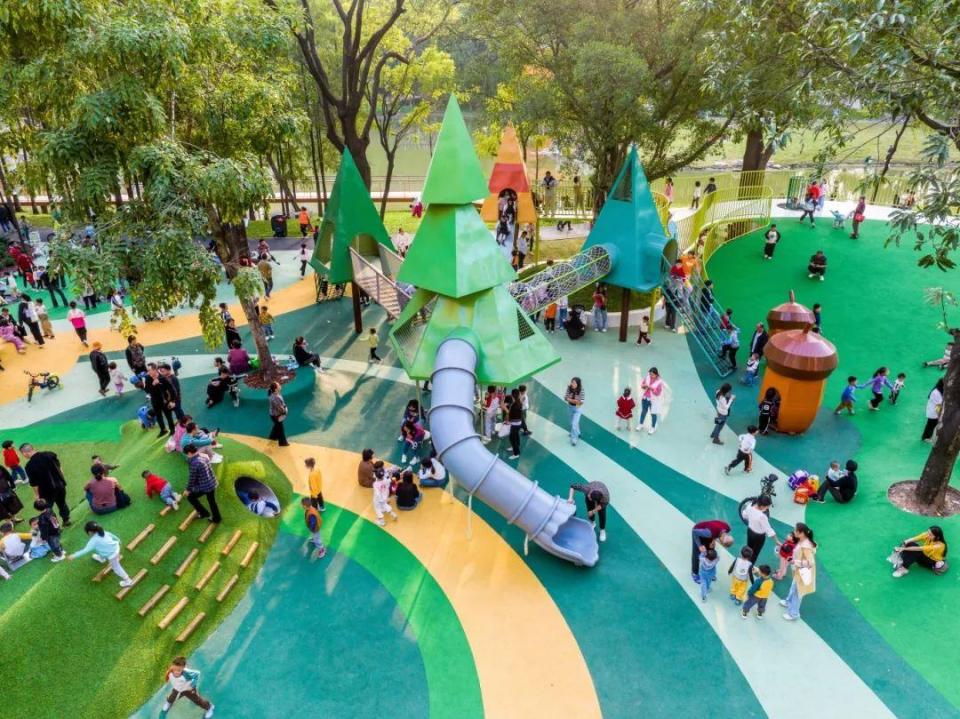 改造后的南区公园基于全龄友好及园区均好性原则,重塑空间功能布局