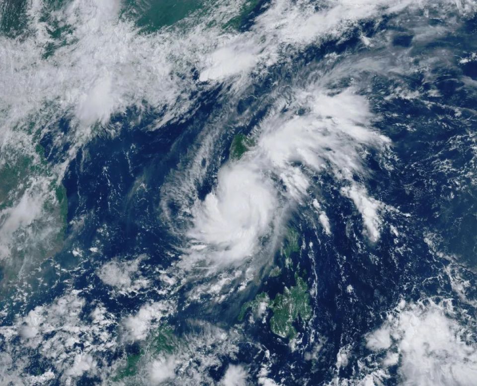 今年第1号台风"艾云尼"生成!苍南大反转!