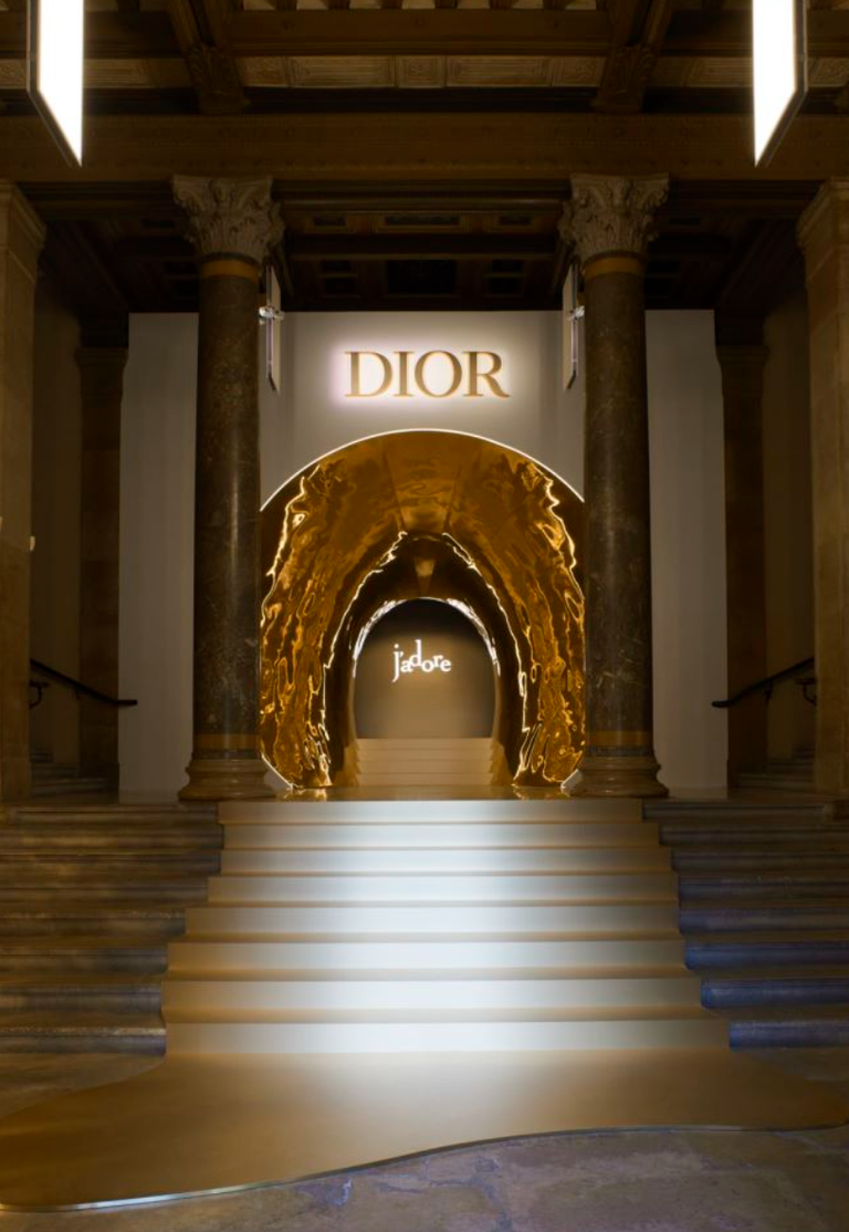 dior迪奥真我香水展览 巴黎国立高等美术学院_腾讯新闻