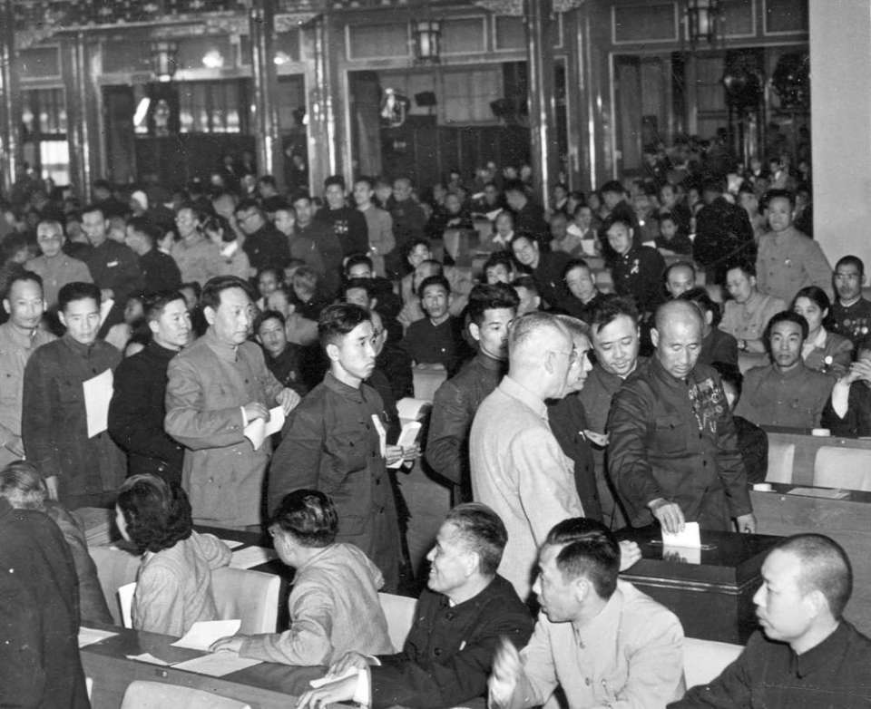 时光相册70年前的今天一届全国人大一次会议召开了