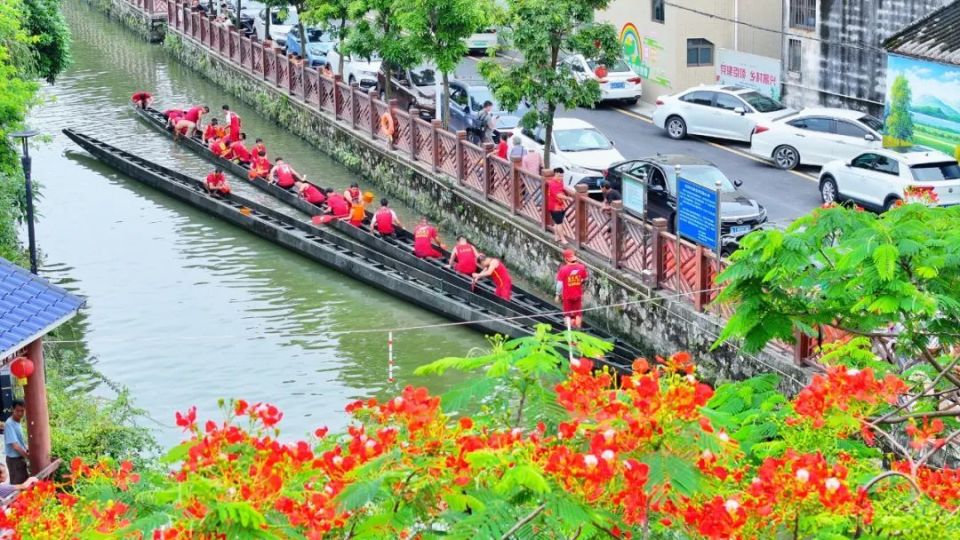 6月8—10日举行,届时将结合棠下龙舟文化,进行游龙,龙舟庙会,创意集市