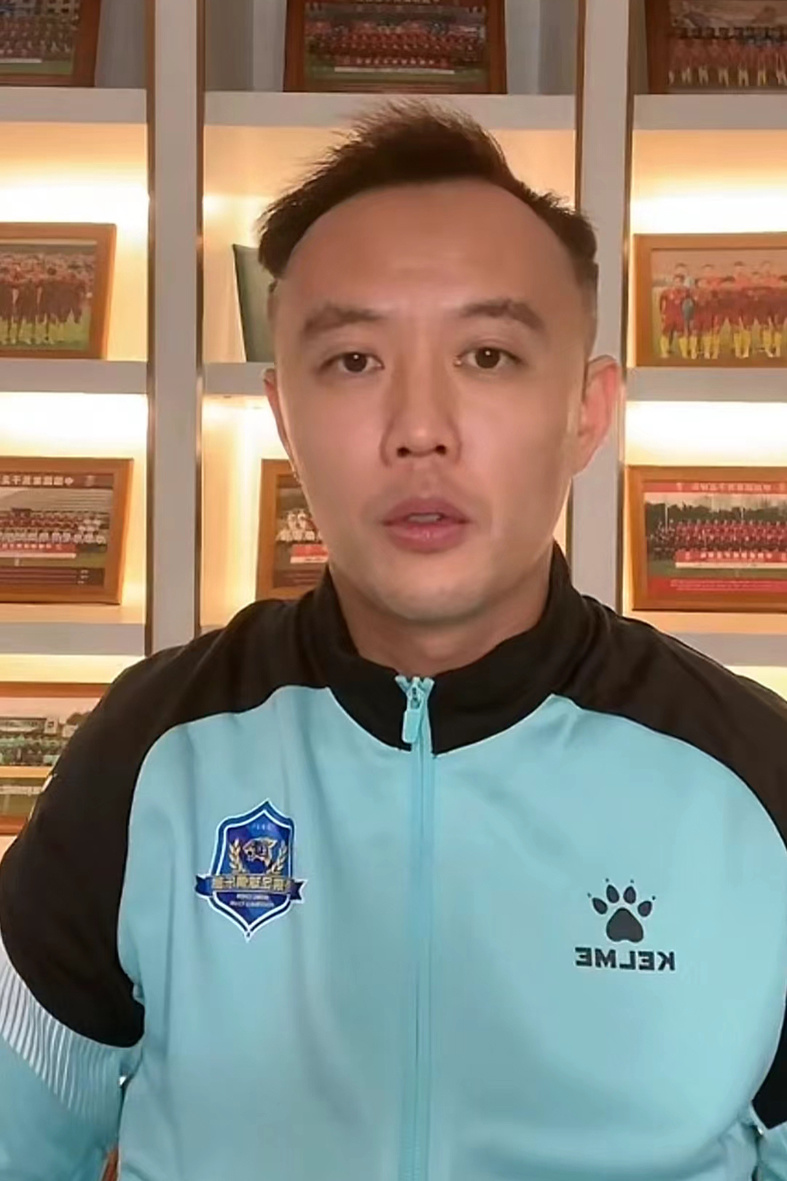 范晓冬踢恒大我找不到传球空间感觉没有自己人谢晖来亚泰有一个好处