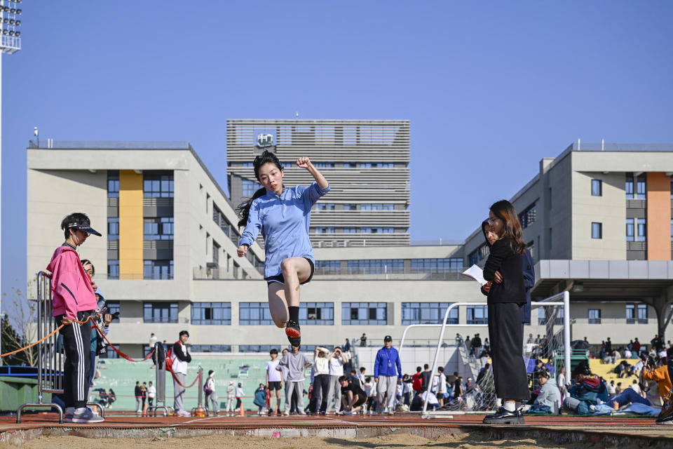 红星观察丨多地推进落实中小学“双休制”，有人心头急有人小欢喜，怎么过才对学生更有利？_腾讯新闻