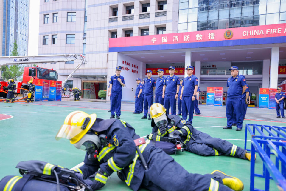 中国消防救援勤务图片