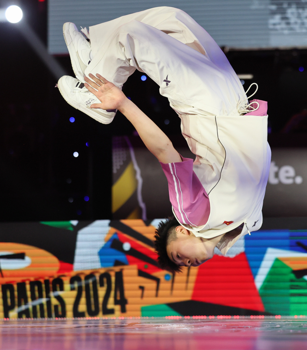 霹雳舞——奥运会资格系列赛上海站:中国选手晋级男子组32强