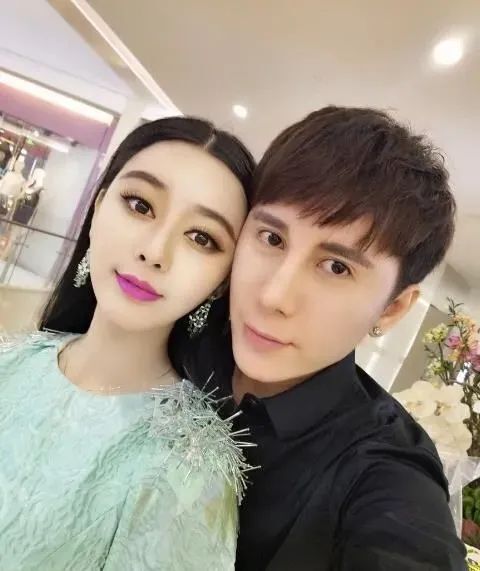 狂砸800万将自己整成范冰冰后,她发文控诉丈夫出轨男友,如今的她怎么