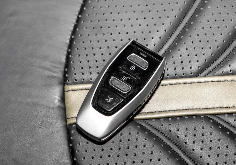 百万级的超跑suv,颜值与实力并存,阿斯顿·马丁dbx表现如何_腾讯新闻