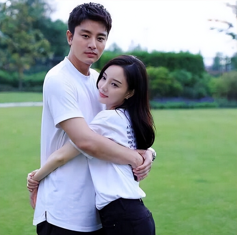 贾乃亮与李小璐当年离婚闹得满城风雨,可在今年甜馨11岁的生日上