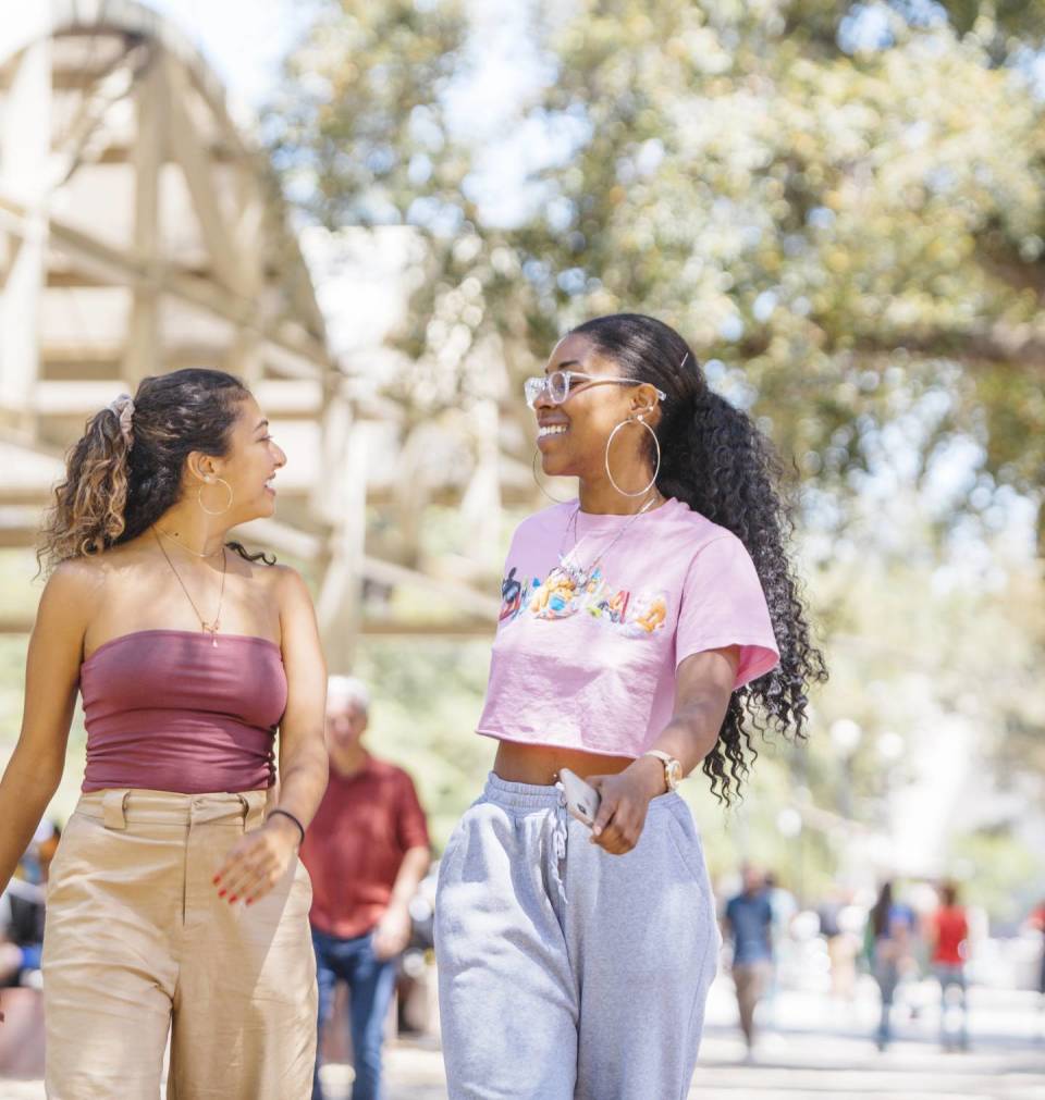 在美国,应届生愁找工作:双学位也没人要,有的索性回家啃老