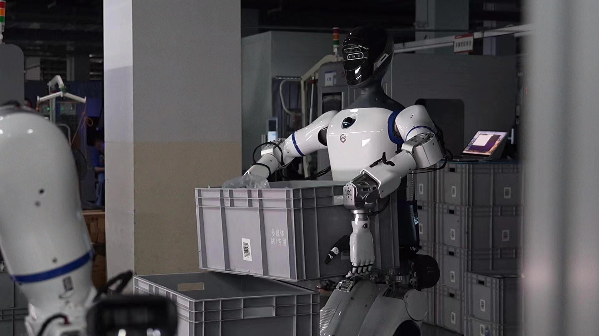 "四川造"首款人形机器人"装配工"上岗