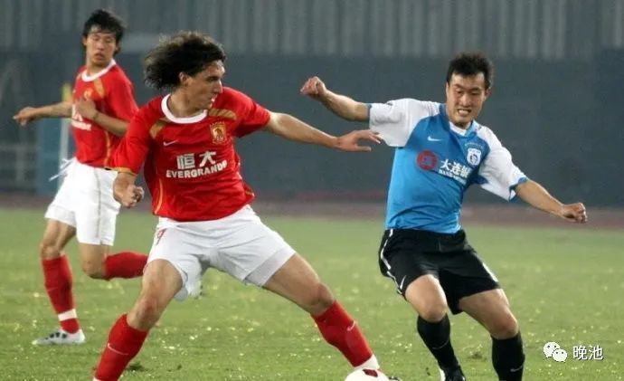 大连足球史上今天2011年中超首轮实德01恒大王朝背影中土豪诞生4月2日