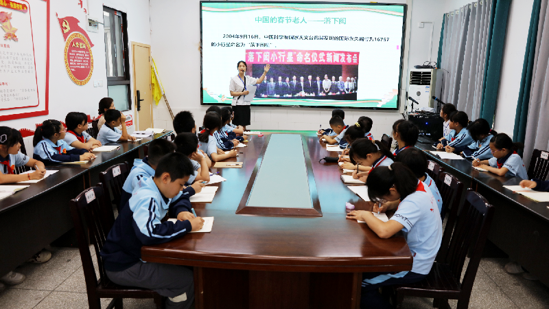 【文化传播】攀枝花绵阳南充甘孜等地积极开展方志文化进校园活动