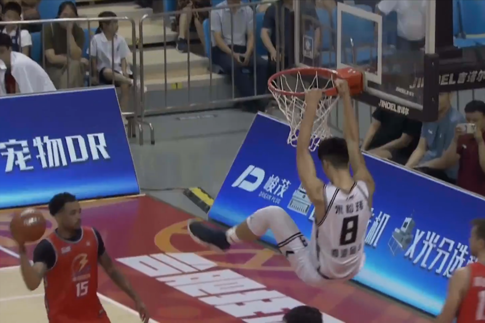 威姆斯最高分首胜,朱松玮13分琼斯20分,仅存两支不败球队