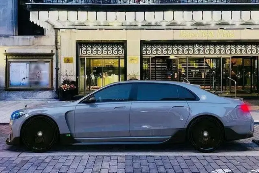 迈巴赫s900海外现身!配4.0t v8发动机 48v轻混,价格或超千万