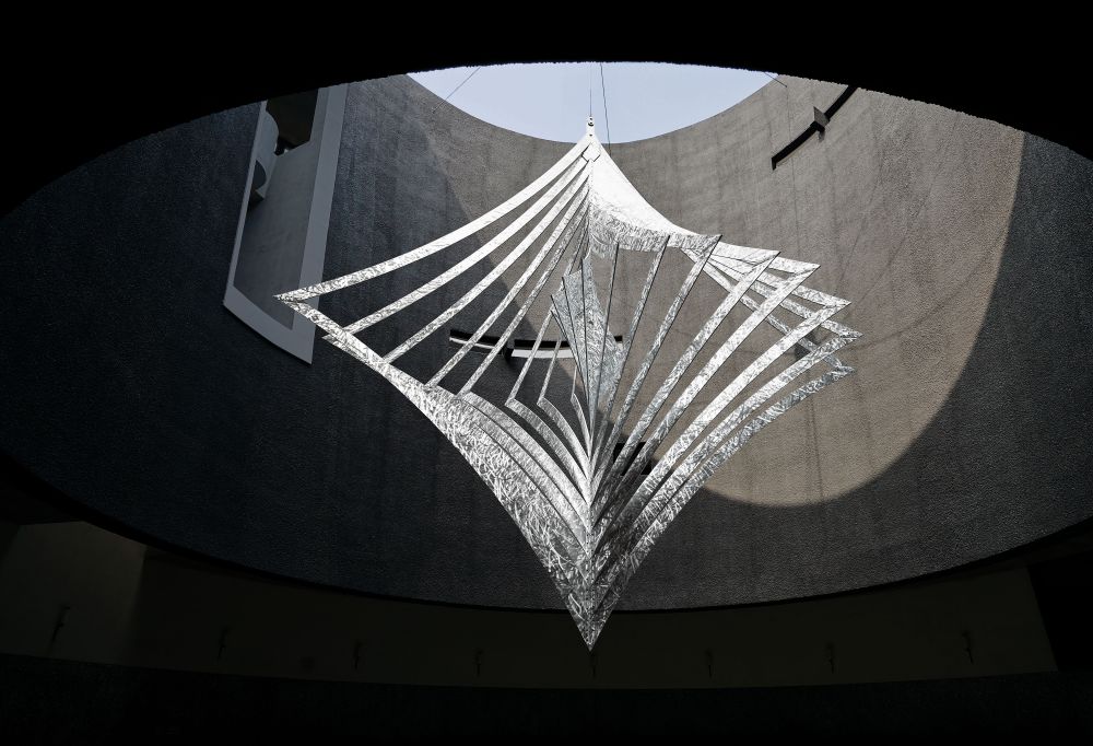 1997年从卡尔斯鲁厄国际造型艺术学院毕业后不久,他搬到了柏林.