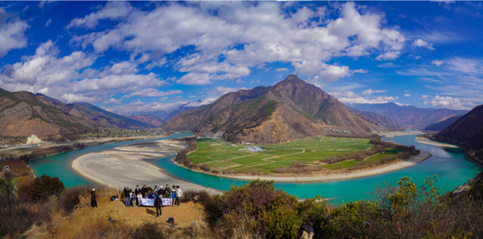 世界自然遗产三江并流之石鼓万里长江第一湾下虎跳科考地质运动的变迁