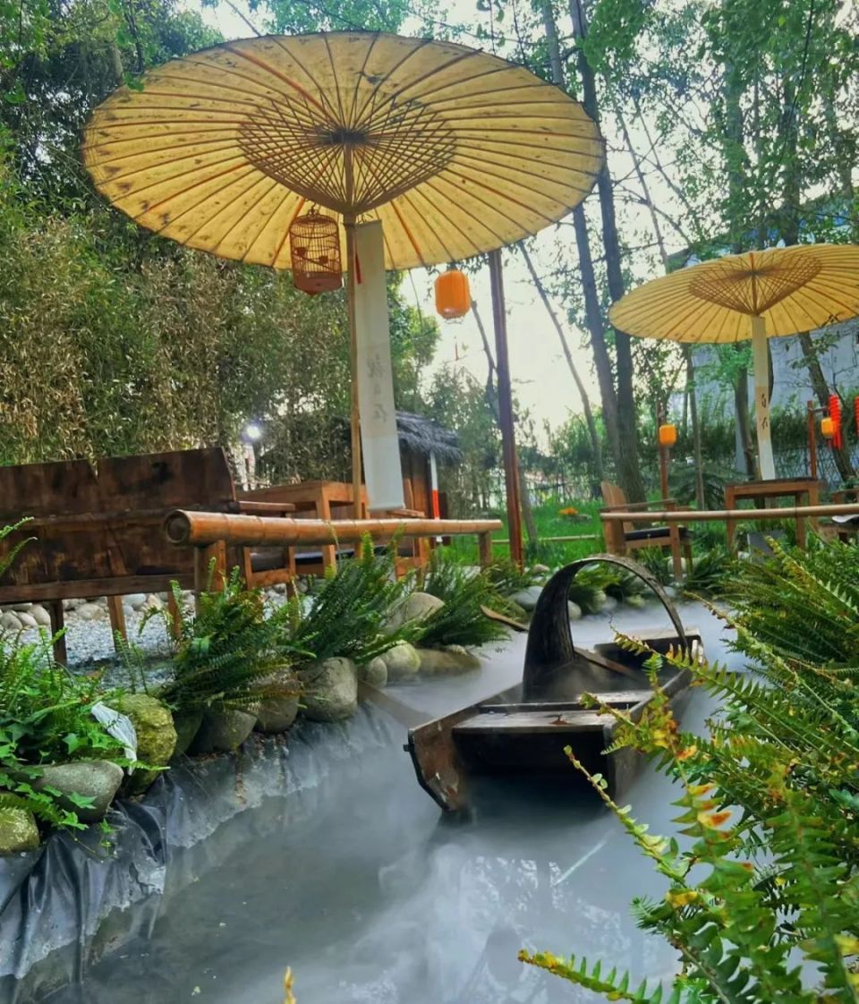 雨中的都江堰,8处宝藏茶馆等你来!茶香四溢,雨声潺潺