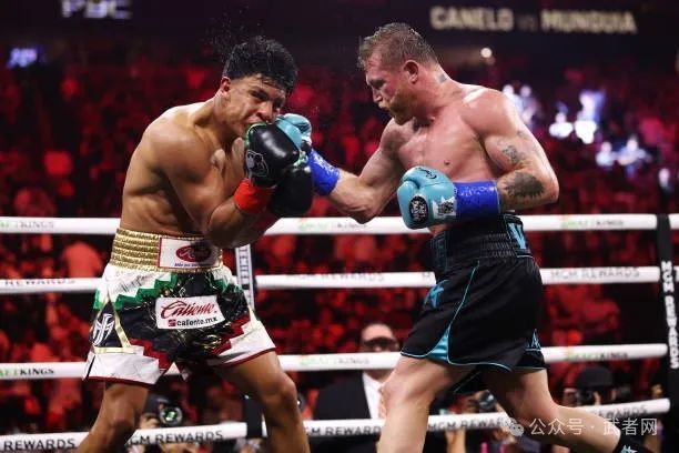 阿瓦雷兹击倒蒙圭亚一次点数完胜成功卫冕四大组织金腰带